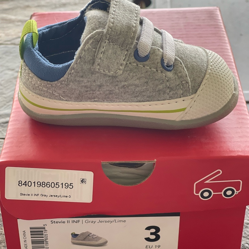 New in box See Kai Run size 3